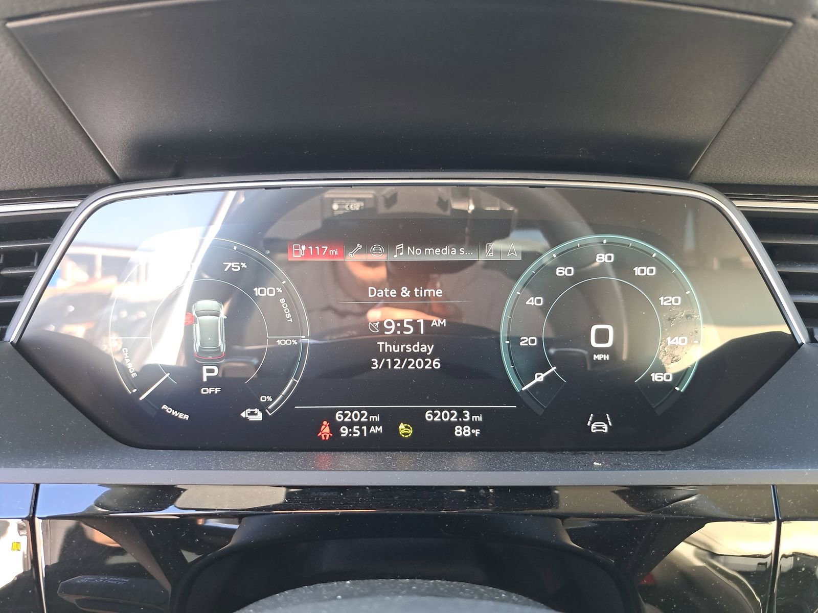 Used 2024 Audi Q8 e-tron Premium Plus w/ Premium Plus Package image 9