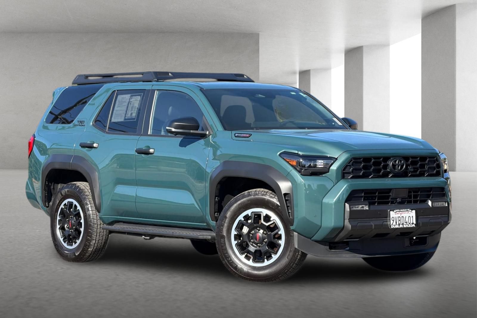 Used 2025 Toyota 4Runner TRD Off-Road Premium AWD/4WD image 2