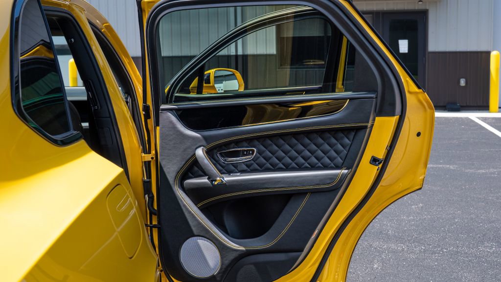 Used 2019 Bentley Bentayga image 32