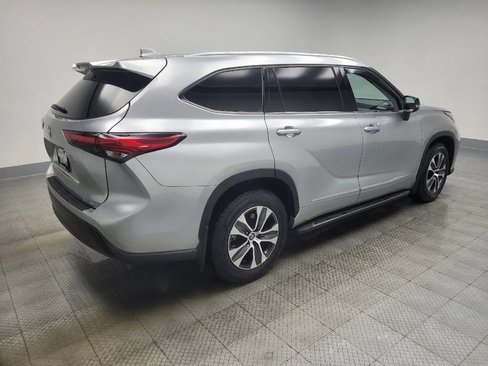 Used 2022 Toyota Highlander XLE image 10