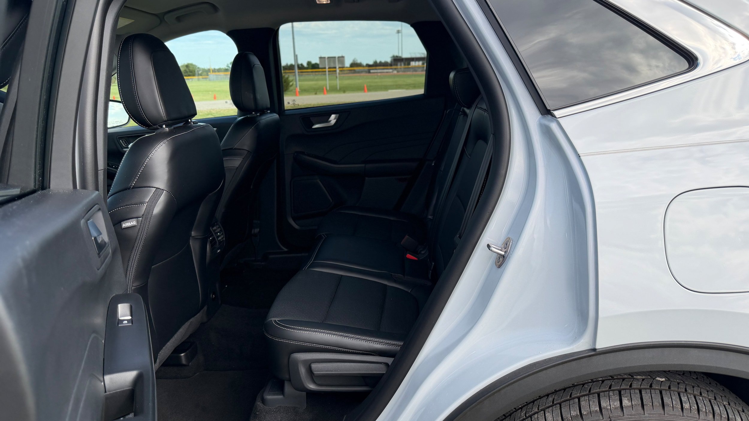 Used 2025 Ford Escape Platinum AWD/4WD image 18