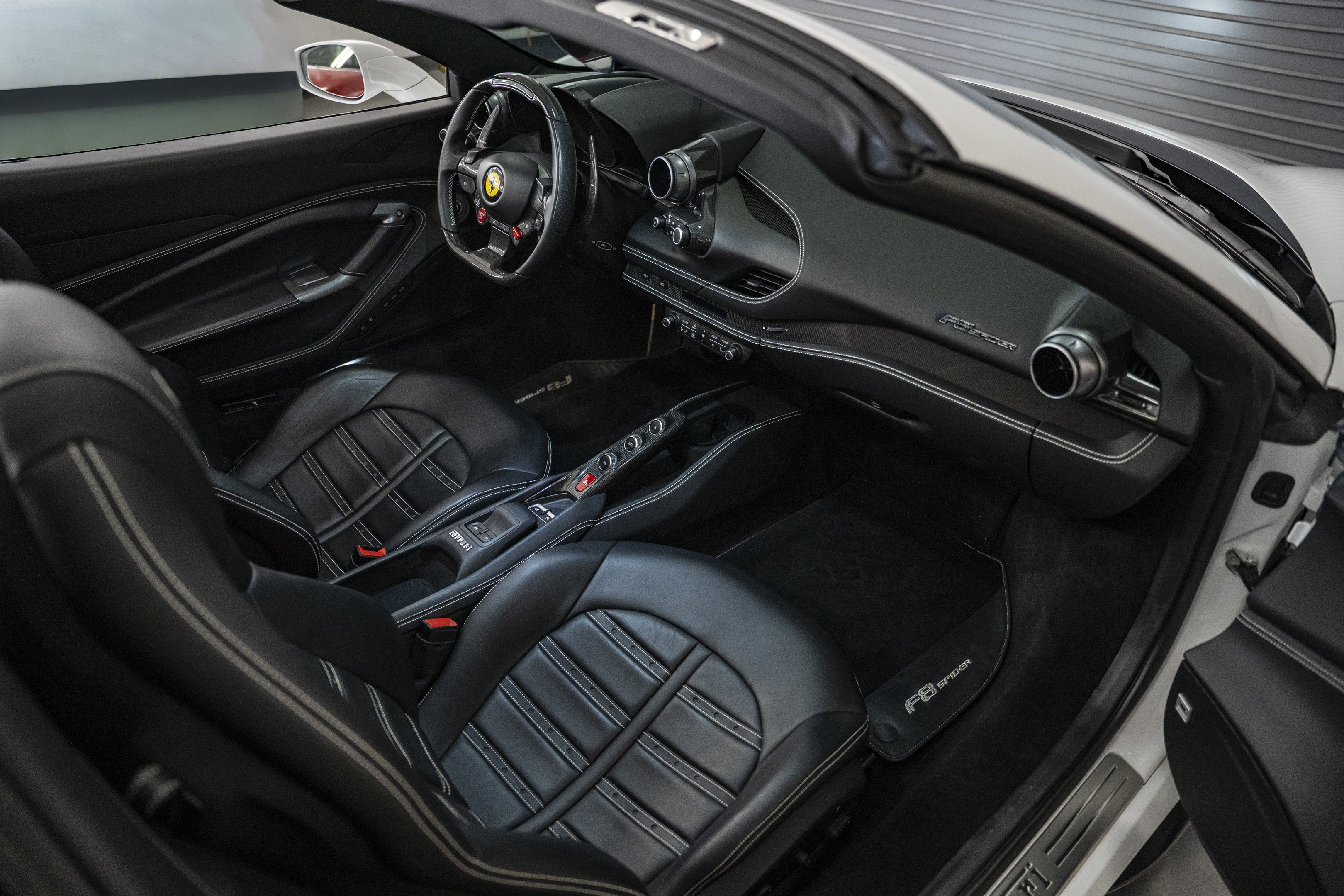 Used 2021 Ferrari F8 Tributo RWD image 34