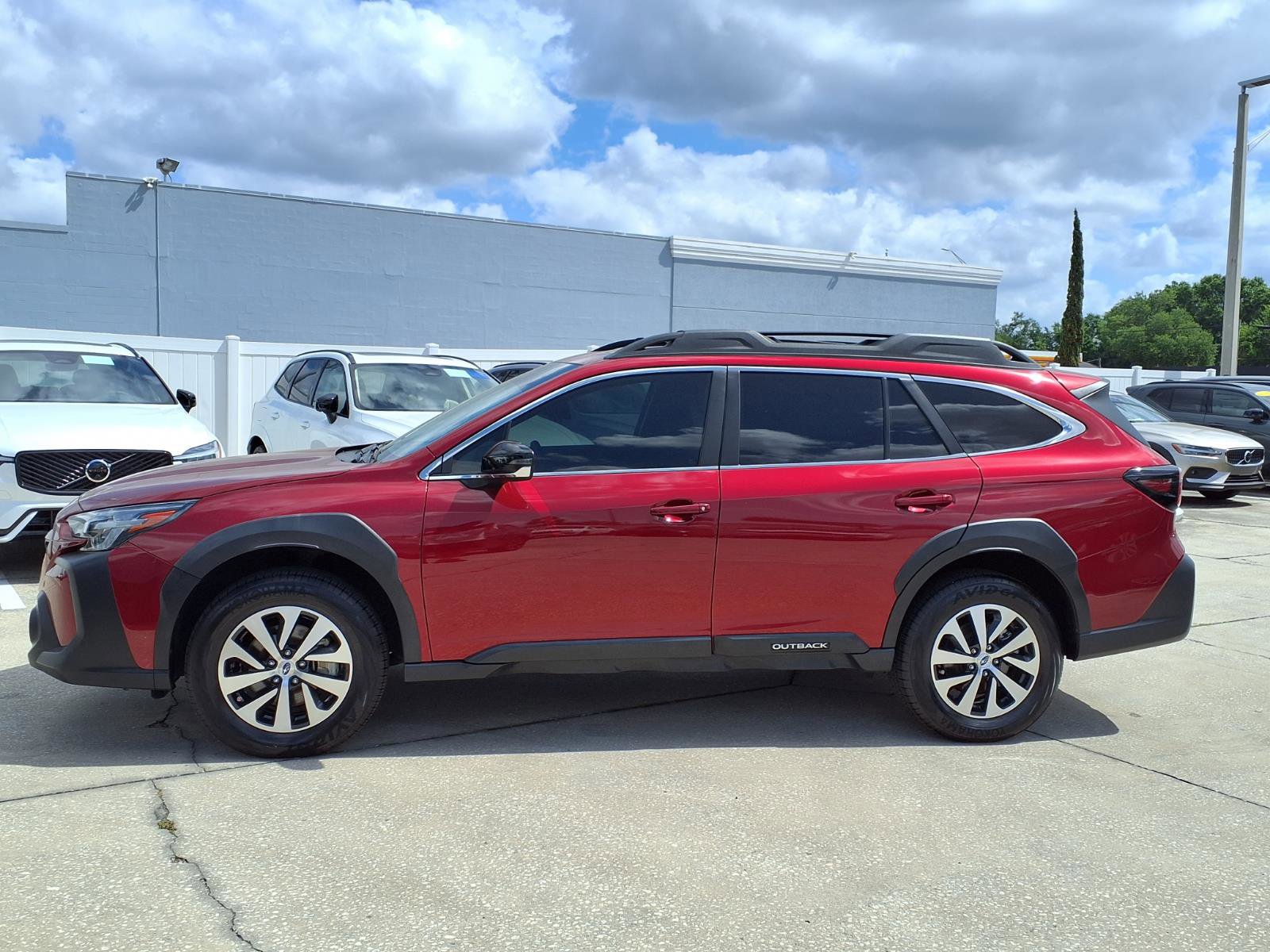 Used 2024 Subaru Outback Premium AWD/4WD image 4