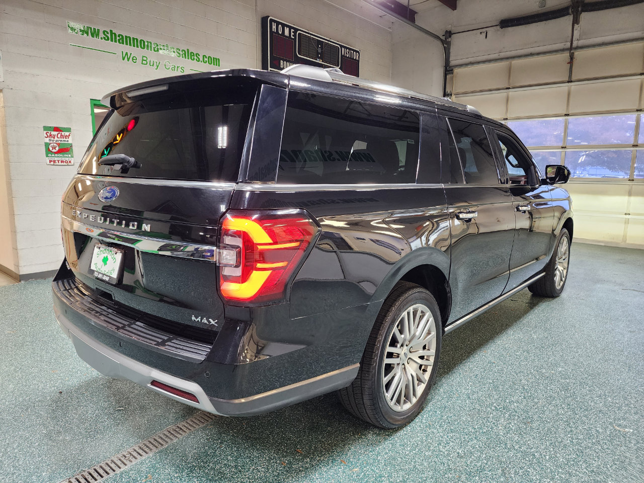 Used 2024 Ford Expedition Max Limited image 6