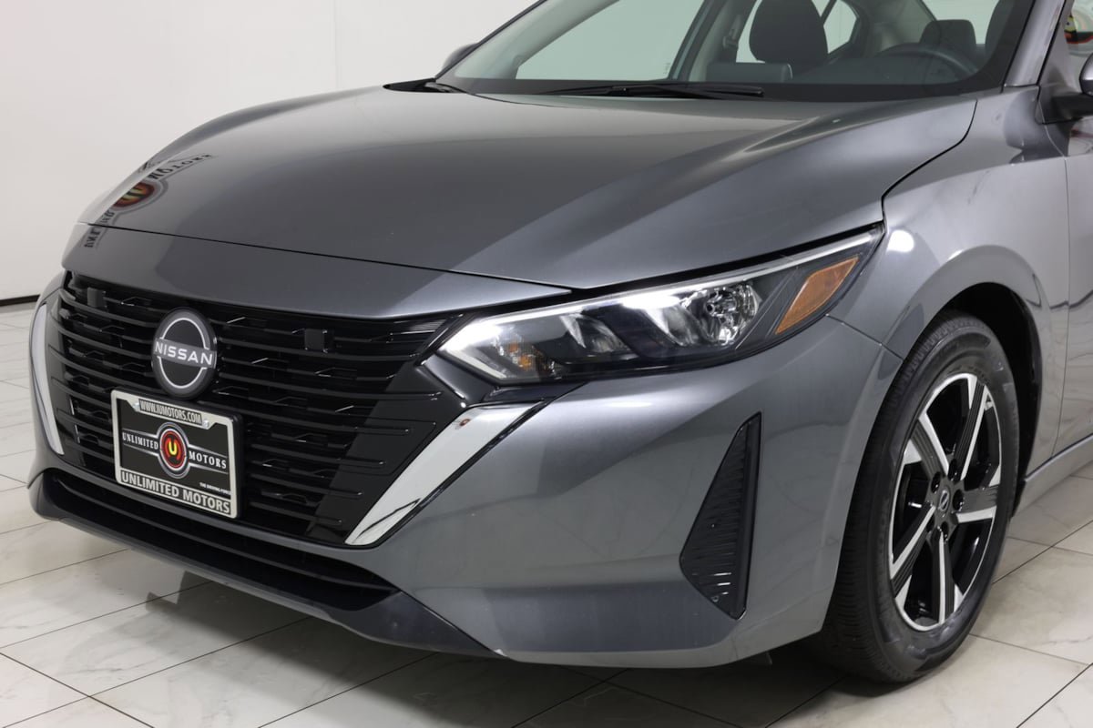 Used 2025 Nissan Sentra SV FWD image 43