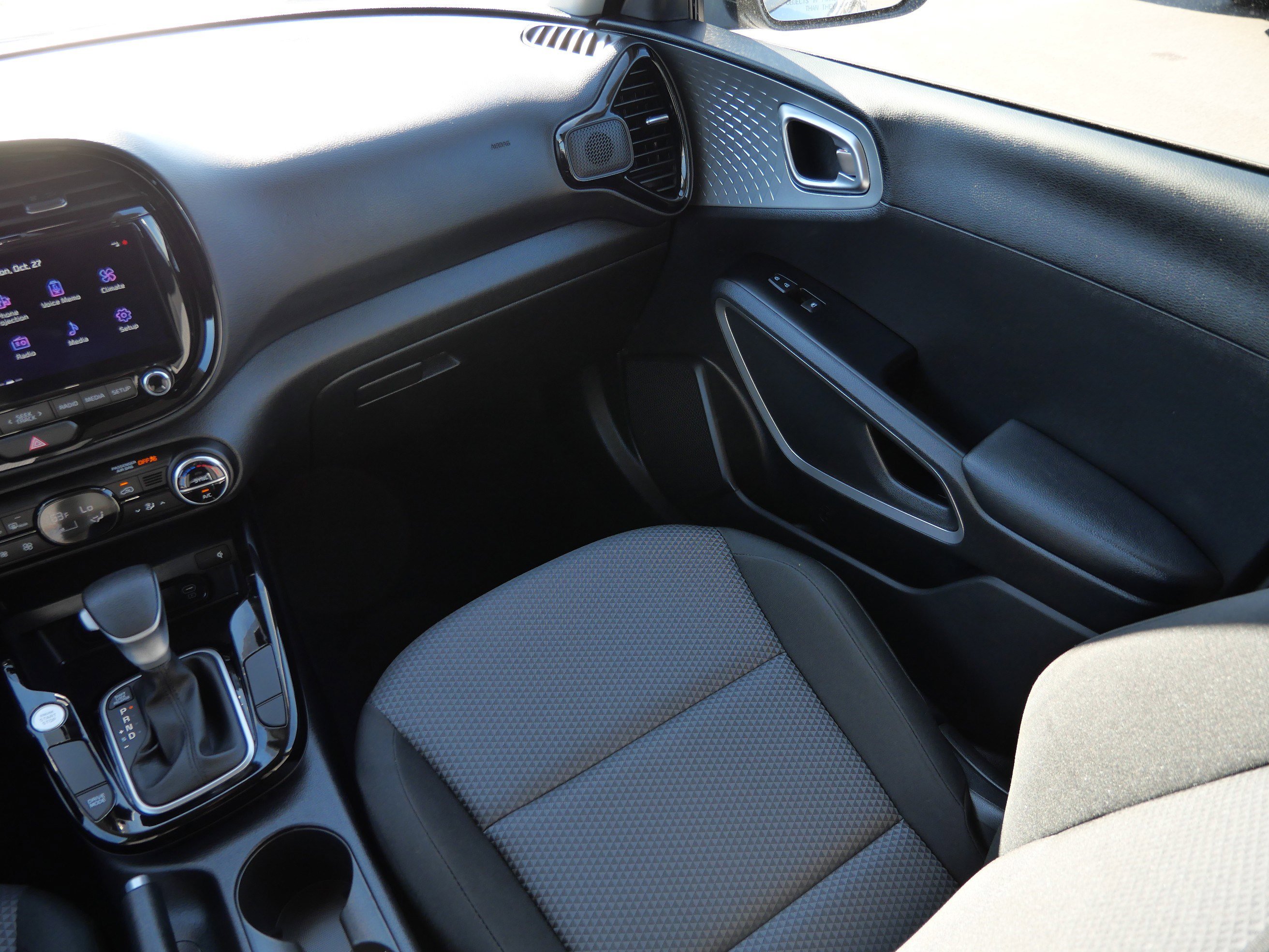 Used 2023 Kia Soul S image 11