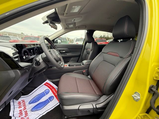 New 2025 Nissan Kicks SR image 13