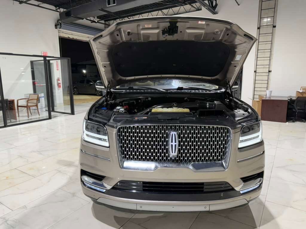 Used 2019 Lincoln Navigator L Reserve w/ Cargo Package image 9