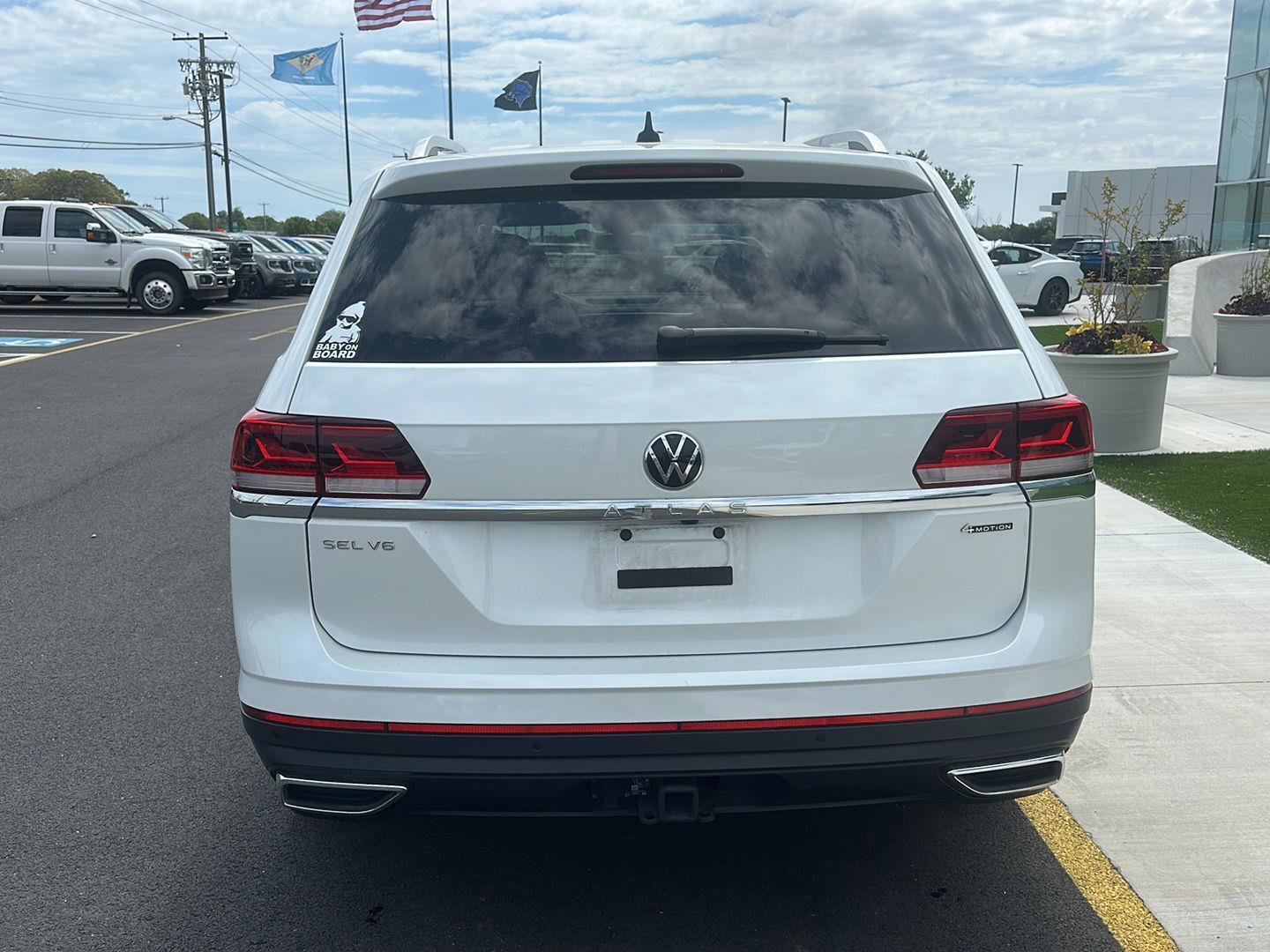 Used 2023 Volkswagen Atlas SEL AWD/4WD image 6