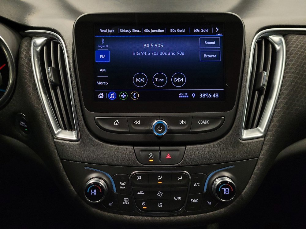 Used 2020 Chevrolet Malibu LT image 25