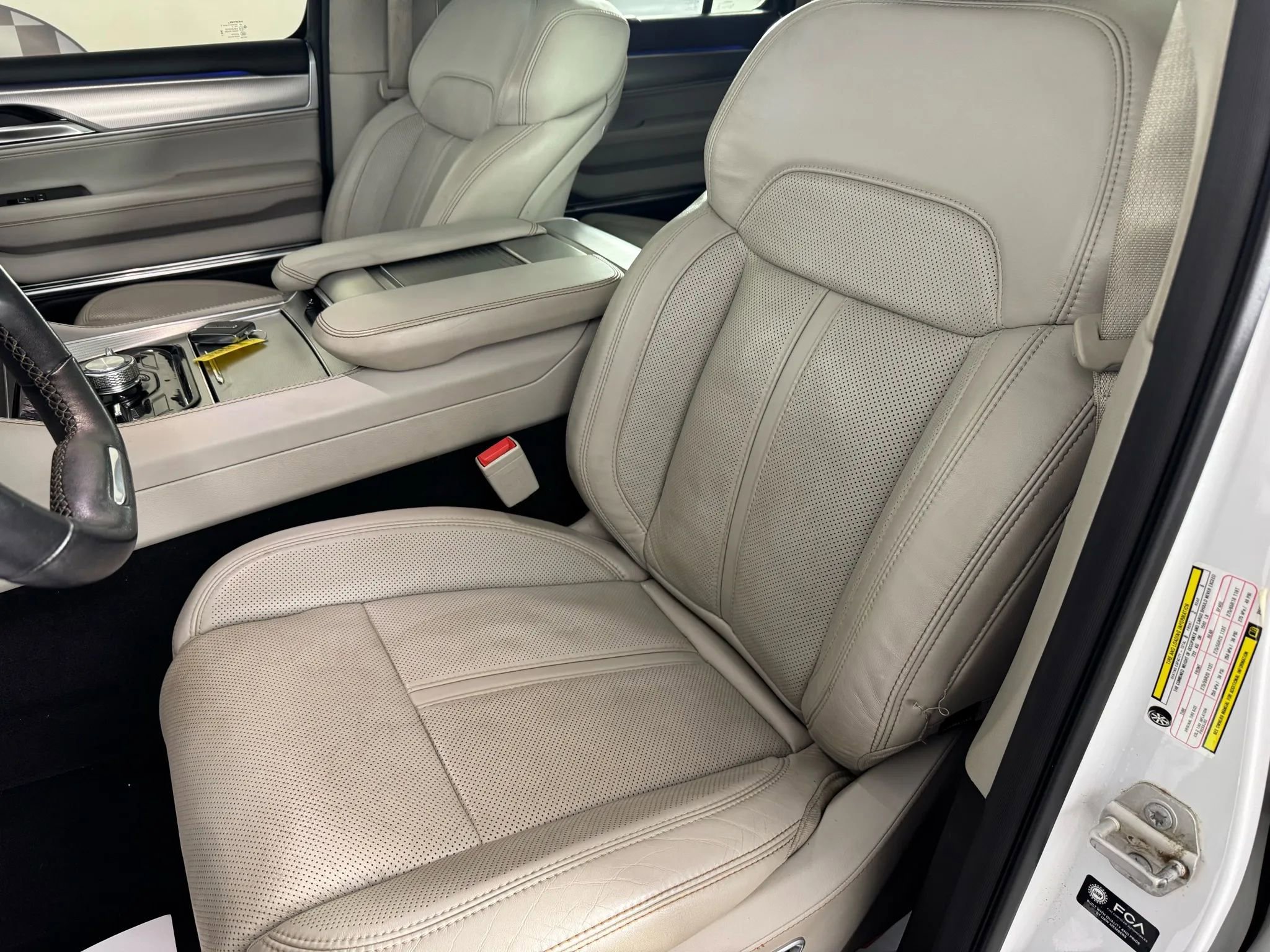 Used 2023 Jeep Grand Wagoneer 4WD w/ Flexible Seating Group image 33