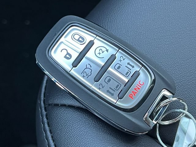 New 2026 Chrysler Pacifica Select FWD image 31