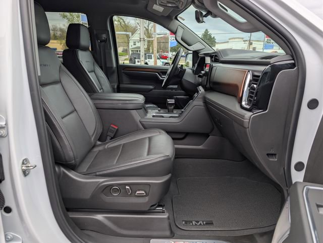 Used 2024 GMC Sierra 1500 Denali w/ Technology Package image 12