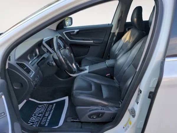 Used 2016 Volvo XC60 T5 Premier image 12