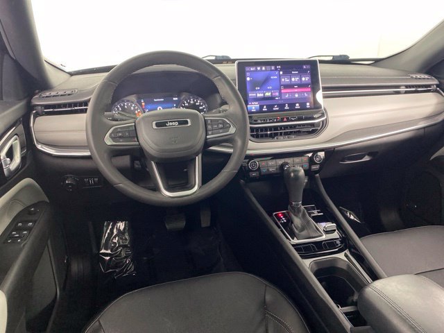 Used 2023 Jeep Compass Limited w/ Sun and Sound Group AWD/4WD image 35