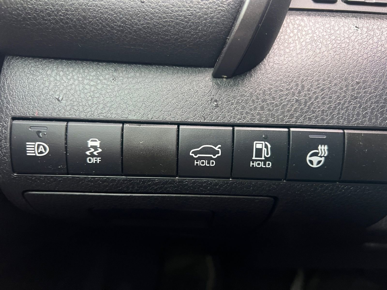 Used 2021 Toyota Camry SE w/ Cold Weather Package image 25