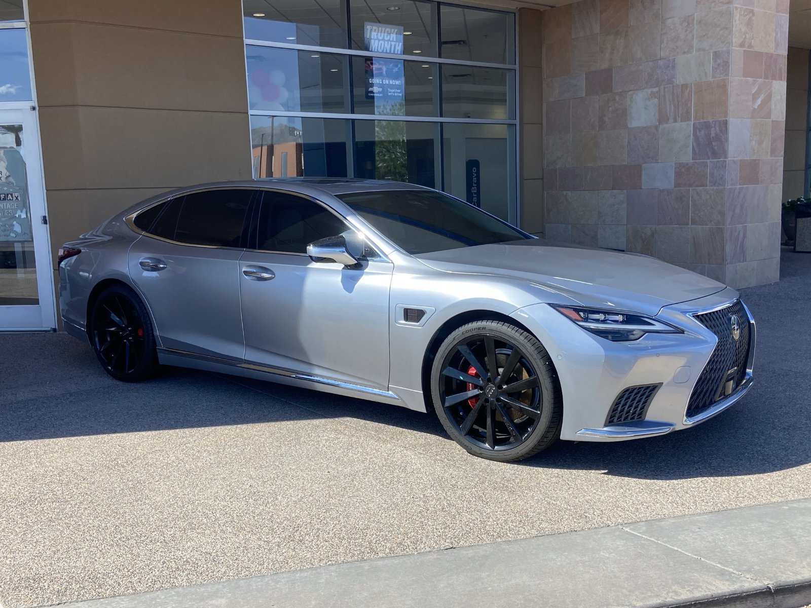 Used 2023 Lexus LS 500h AWD w/ Luxury Package image 7