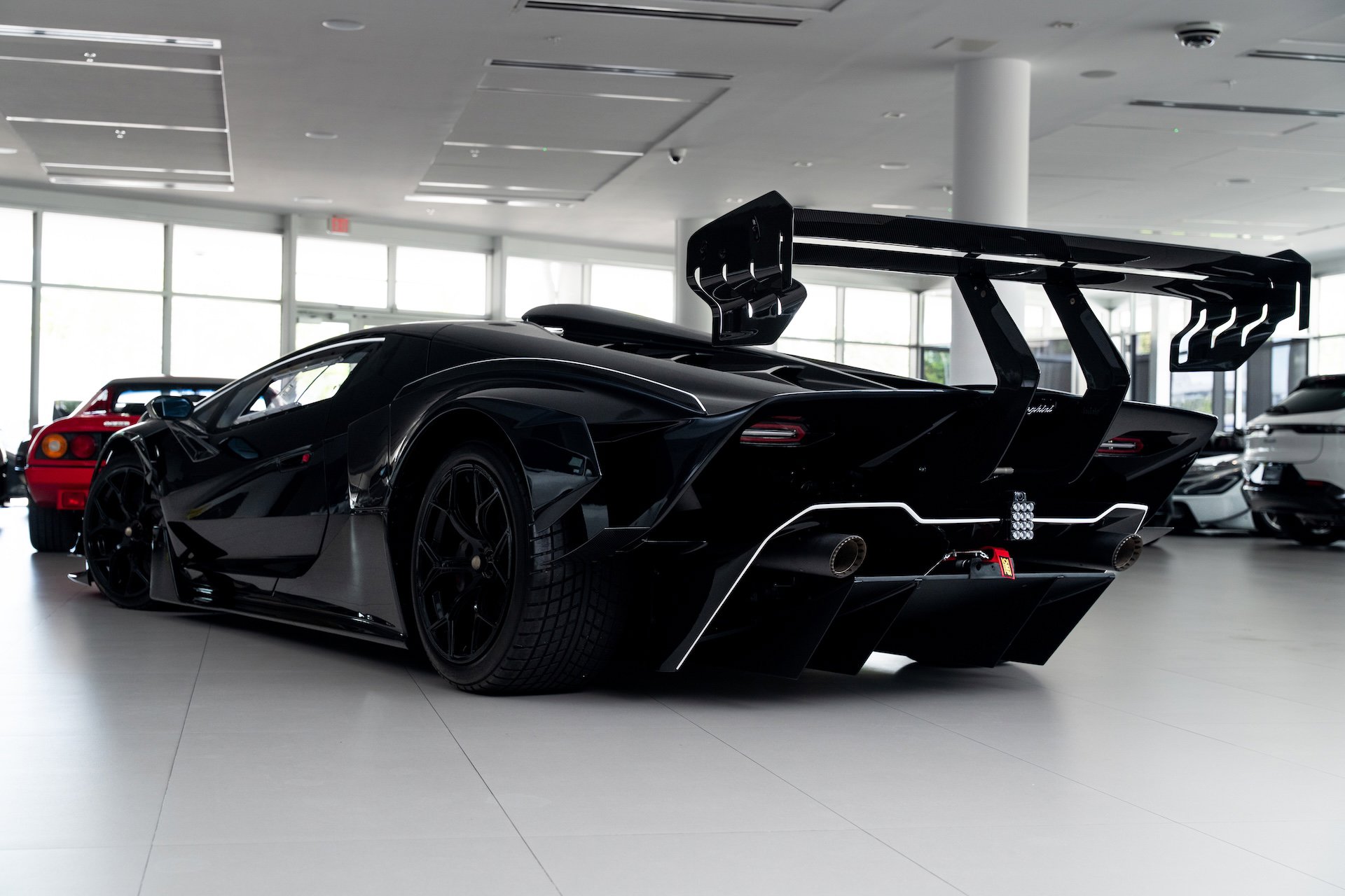 Used 2022 Lamborghini Aventador SVJ image 13