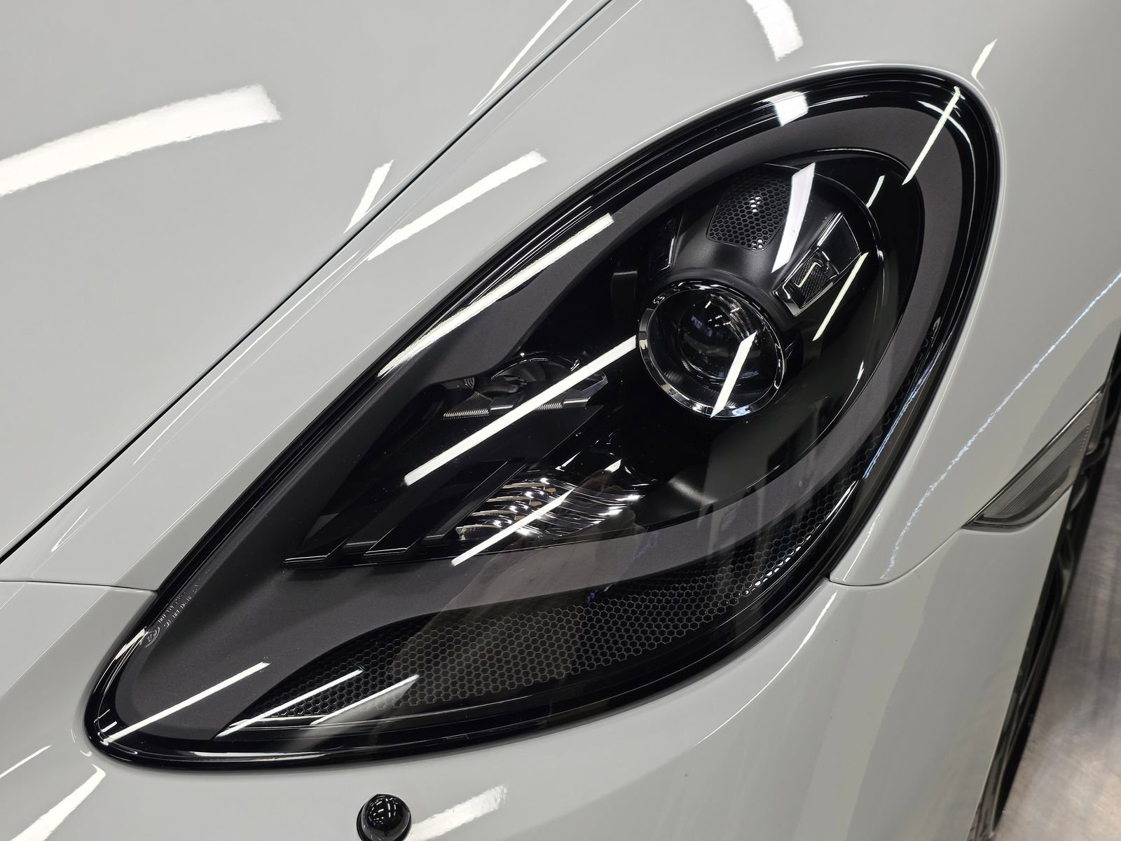 Used 2017 Porsche 718 Cayman RWD image 48