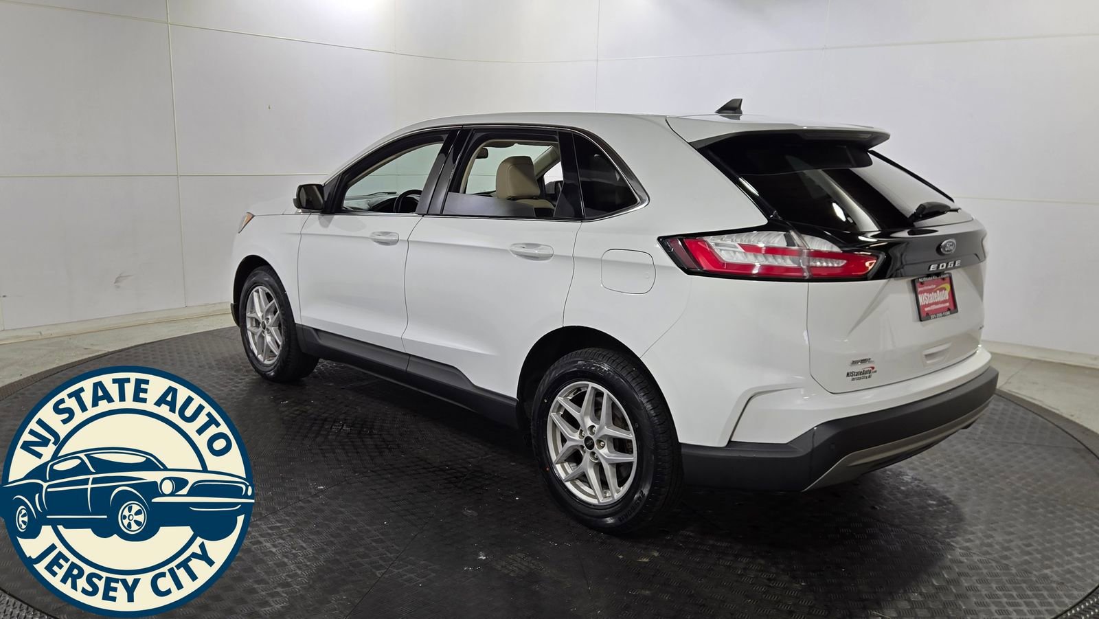 Used 2023 Ford Edge SEL image 5