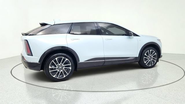 Used 2025 Cadillac Optiq Sport 1 AWD/4WD image 13