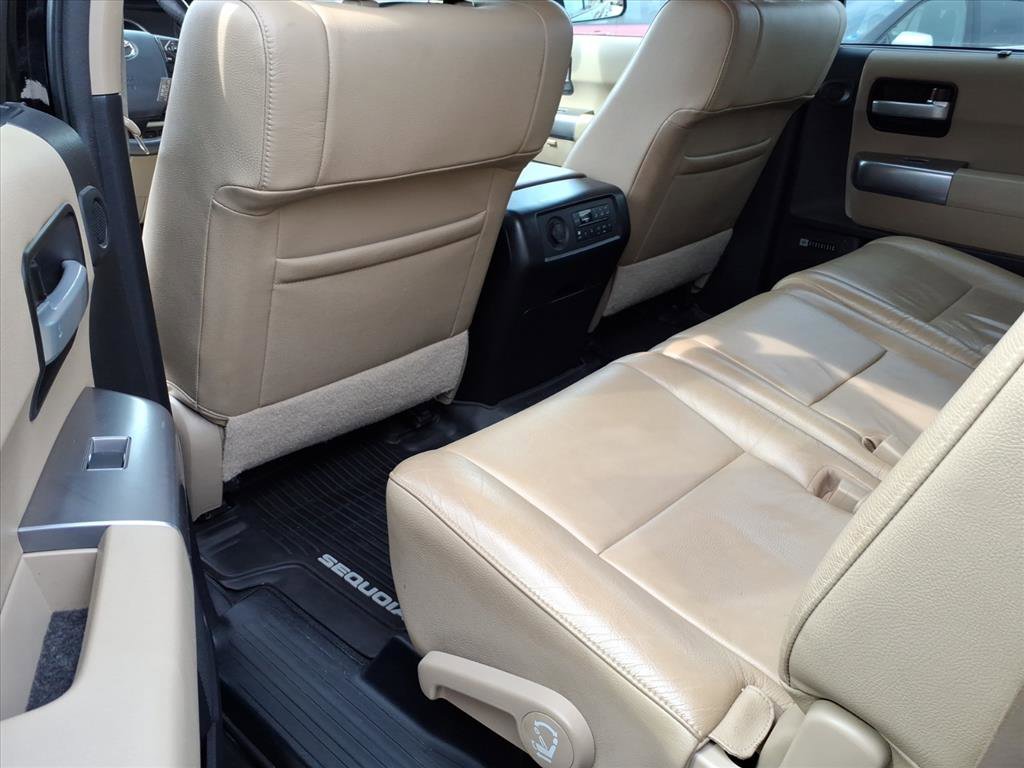 Used 2020 Toyota Sequoia Limited w/ Safety & Convenience Package image 35