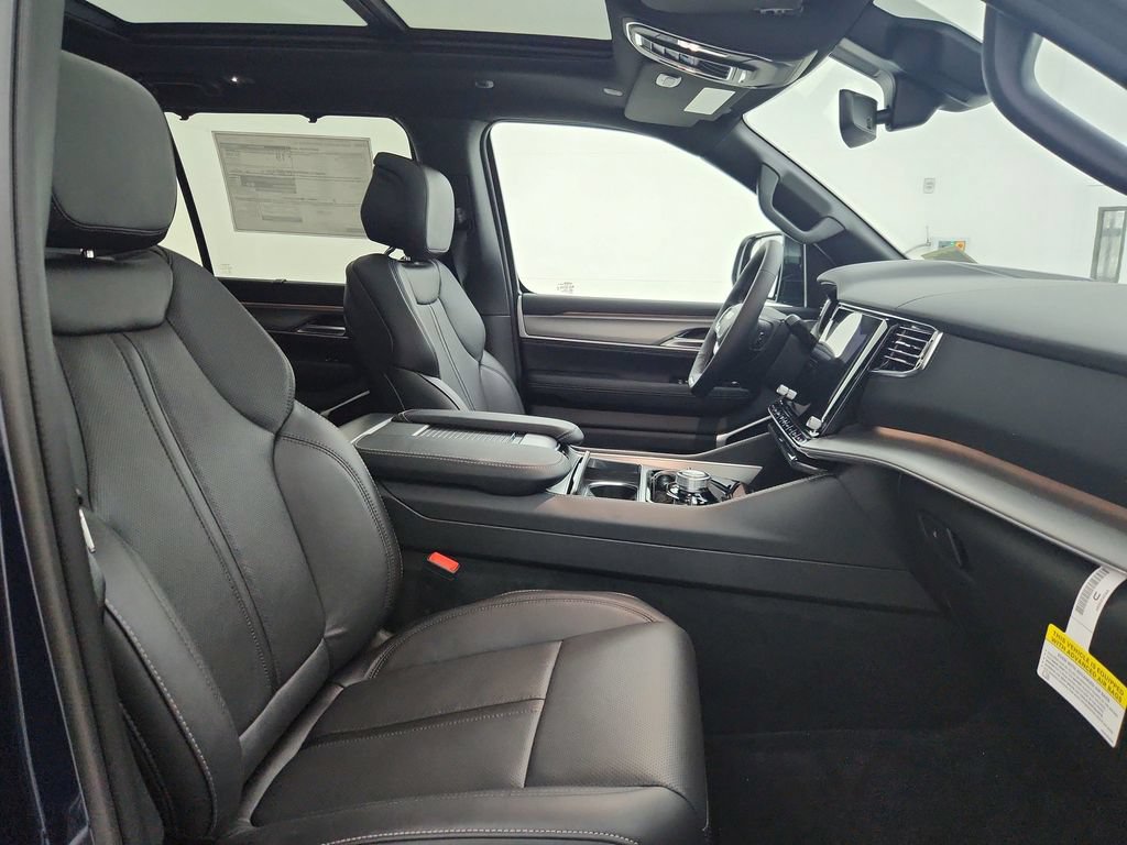 New 2026 Jeep Grand Wagoneer Limited AWD/4WD image 35