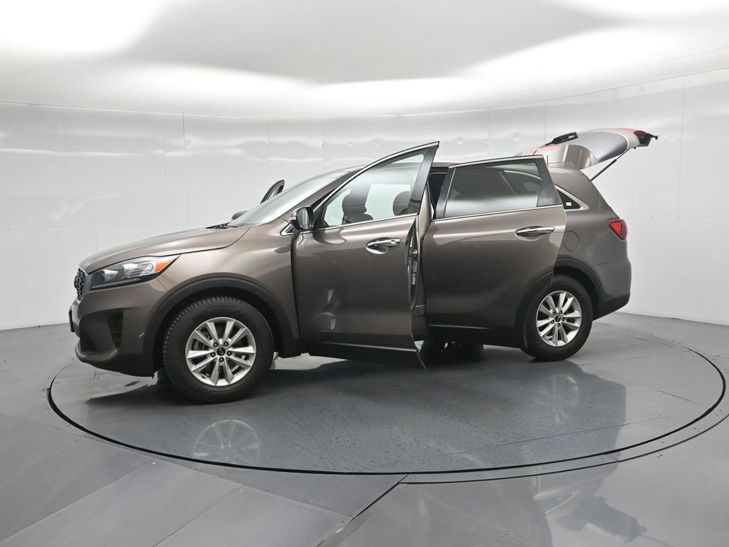 Used 2019 Kia Sorento LX image 39
