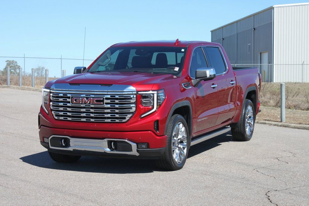 Used 2024 GMC Sierra 1500 Denali AWD/4WD image 2