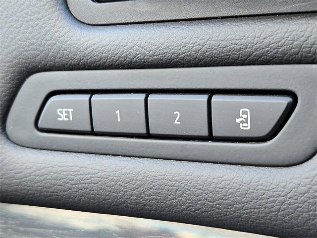 Used 2022 Cadillac XT4 Premium Luxury w/ Safety Alert Package image 32