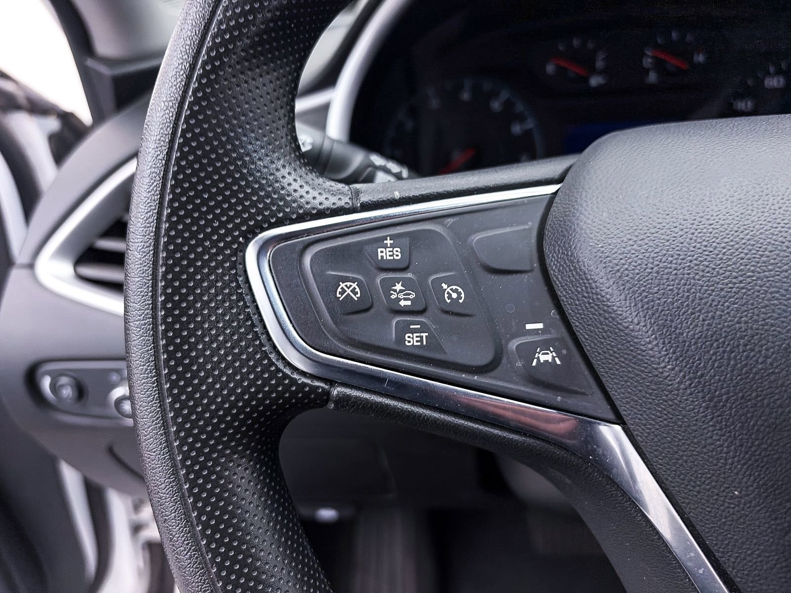 Used 2025 Chevrolet Malibu LS image 28