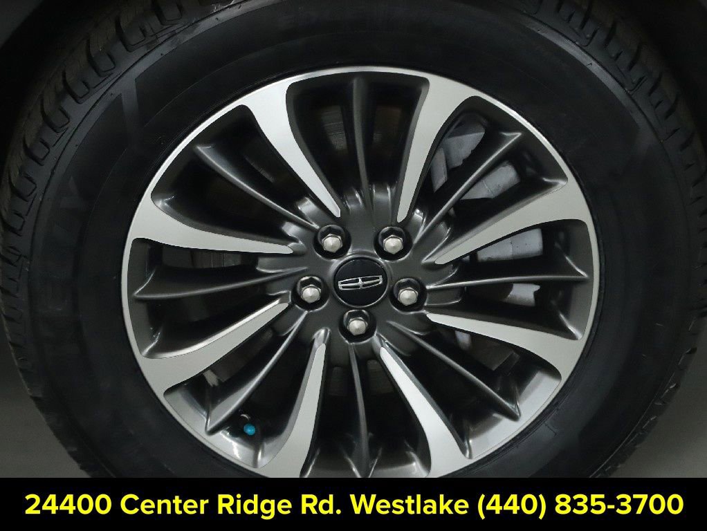 Certified 2023 Lincoln Nautilus AWD w/ Premium Package image 10