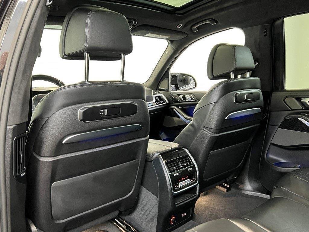 Used 2024 BMW X7 M60i w/ Executive Package image 26