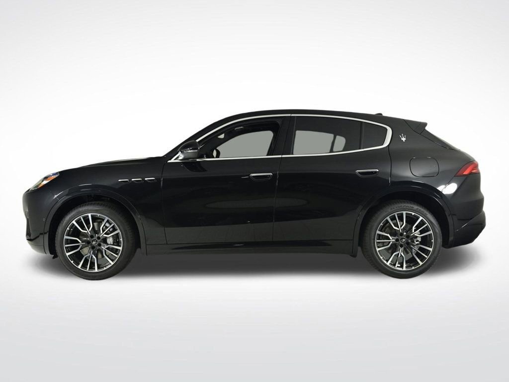 Used 2025 Maserati Grecale GT image 2
