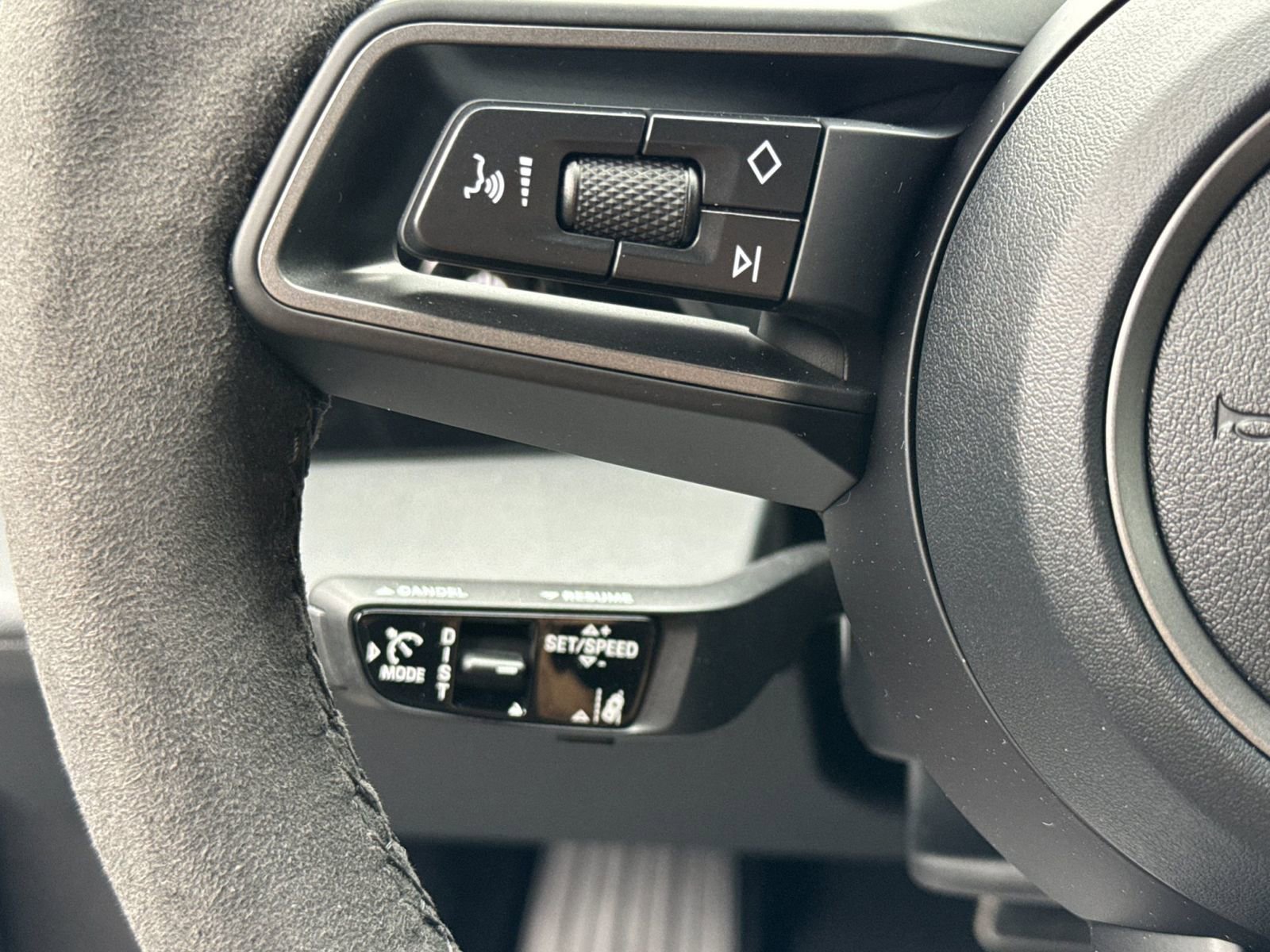 New 2026 Porsche Taycan image 28