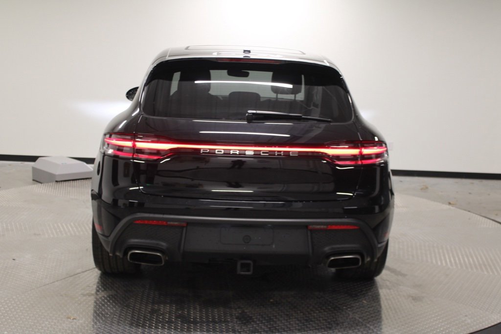 Certified 2025 Porsche Macan image 6