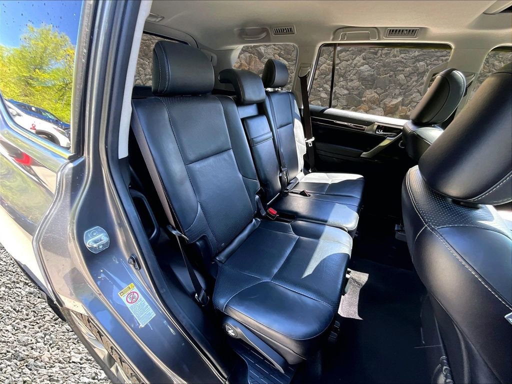 Used 2016 Lexus GX 460 Luxury w/ Preferred Accessory Package AWD/4WD image 24