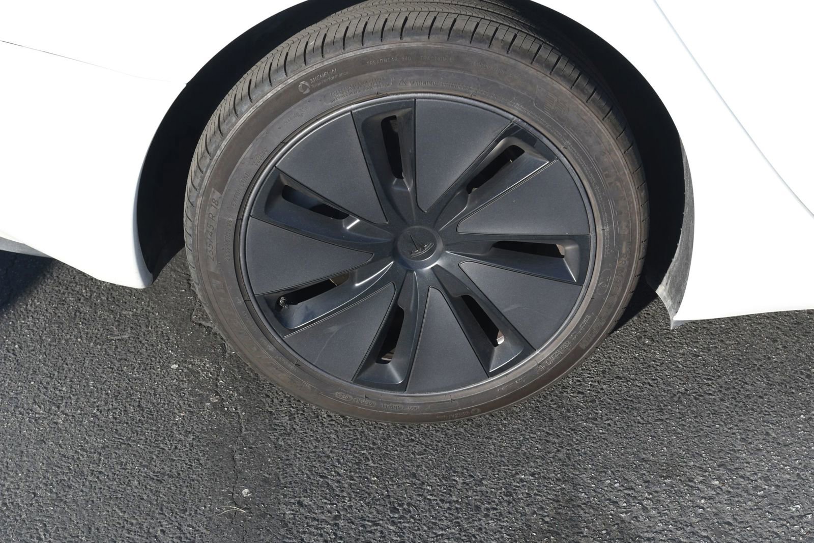 Used 2024 Tesla Model 3 Standard Range image 10