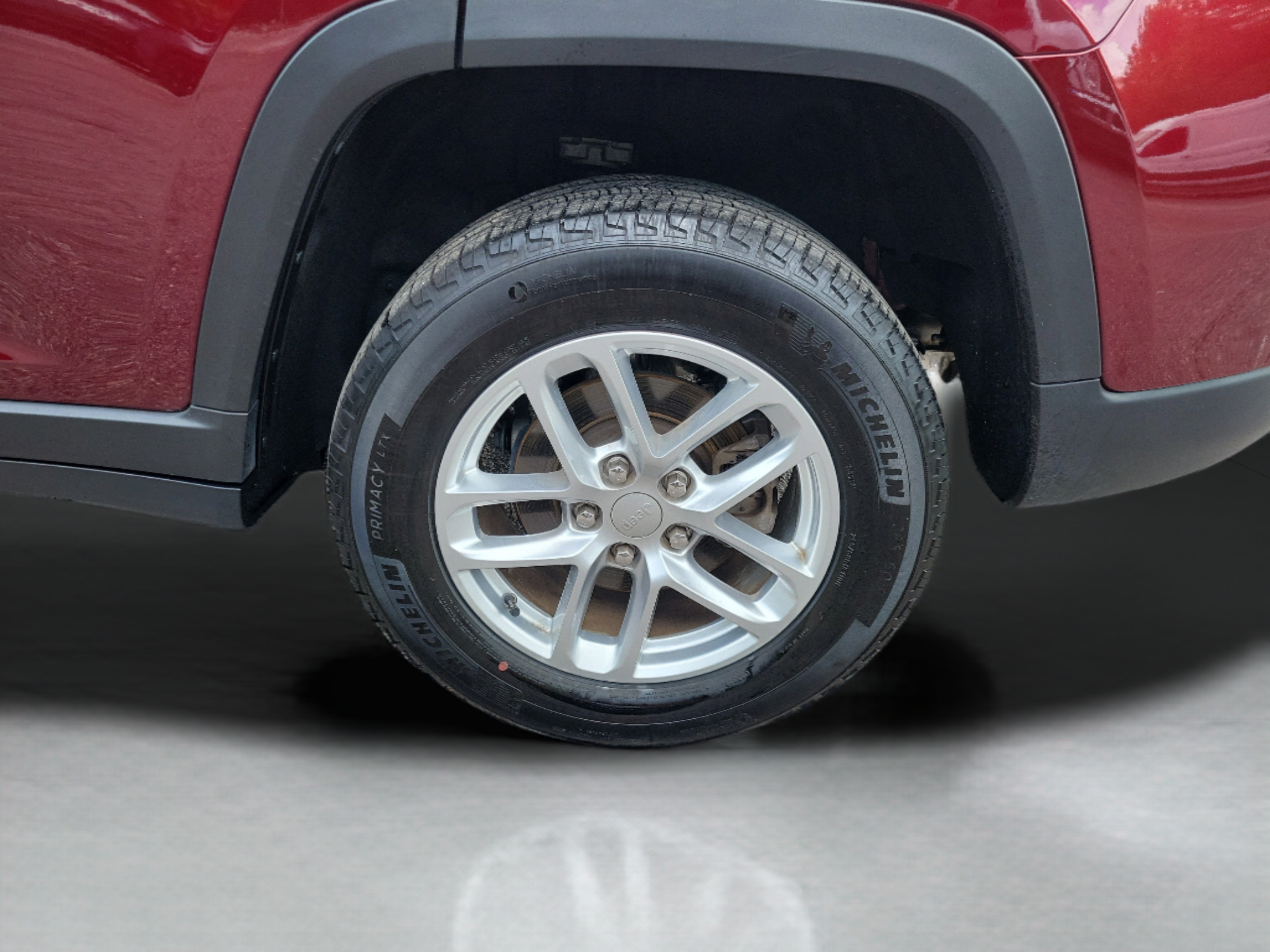 Used 2025 Jeep Grand Cherokee Laredo X RWD image 31
