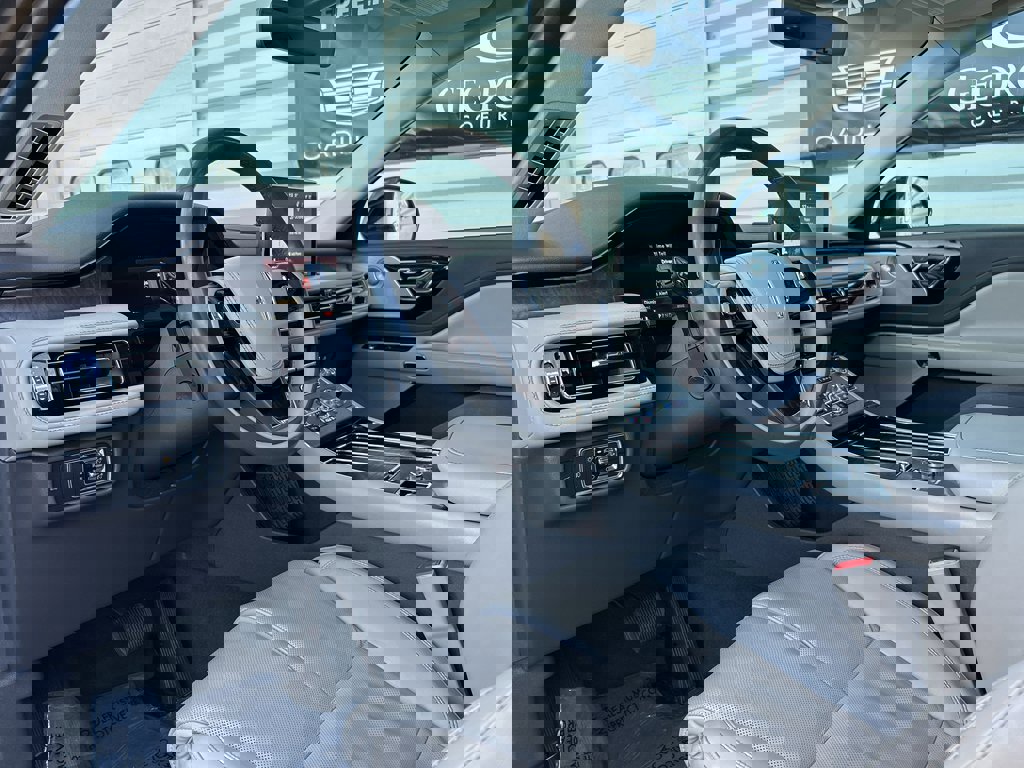 Used 2022 Lincoln Aviator Reserve w/ Equipment Group 201A image 9