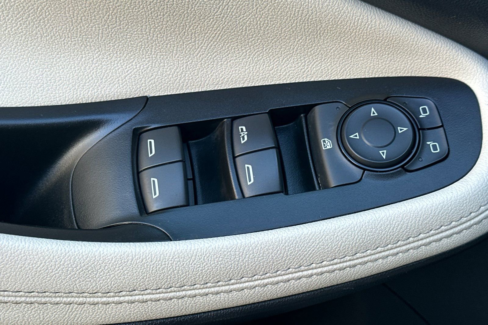 Certified 2023 Buick Encore GX Preferred w/ Cold Weather Comfort Package image 12