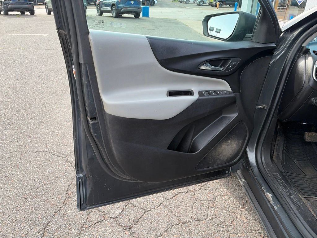 Used 2020 Chevrolet Equinox LS w/ LS Convenience Package AWD/4WD image 12