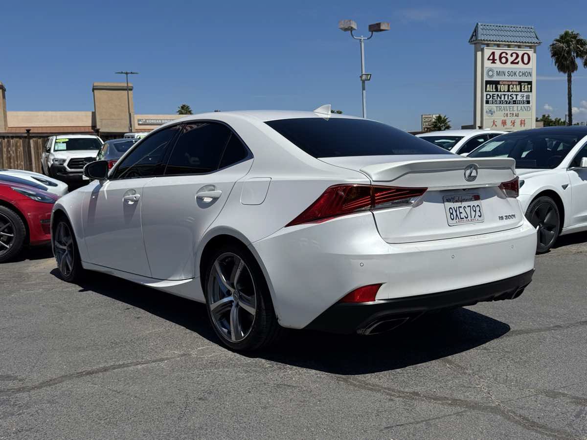Used 2017 Lexus IS 200t w/ Navigation System Package RWD image 9