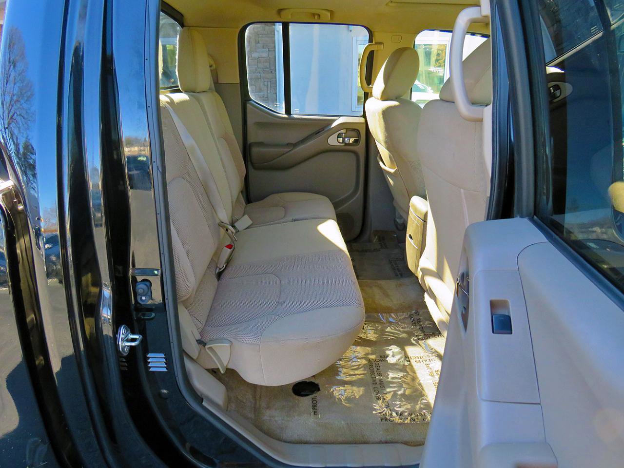 Used 2018 Nissan Frontier SV w/ Value Truck Package RWD image 17