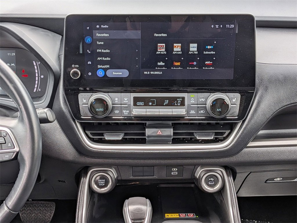 Used 2025 Toyota Grand Highlander AWD image 19