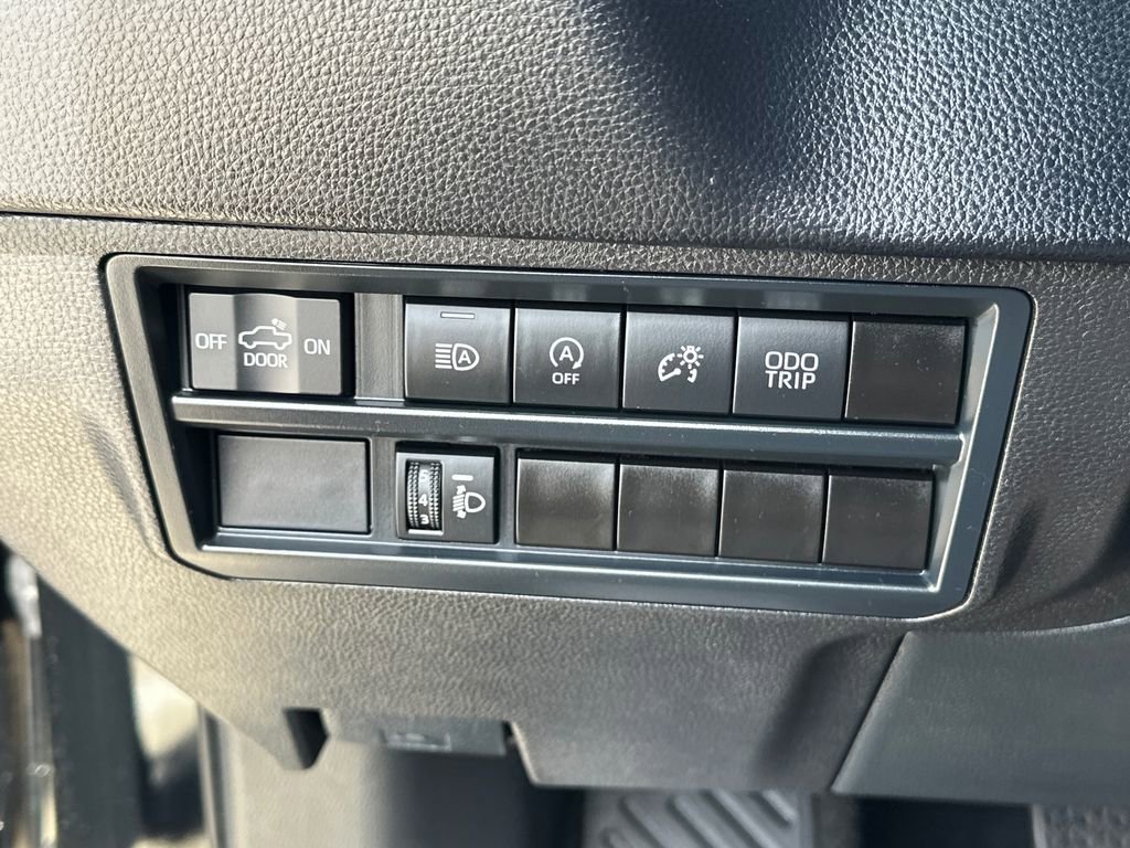 Used 2025 Toyota Tundra SR5 AWD/4WD image 19