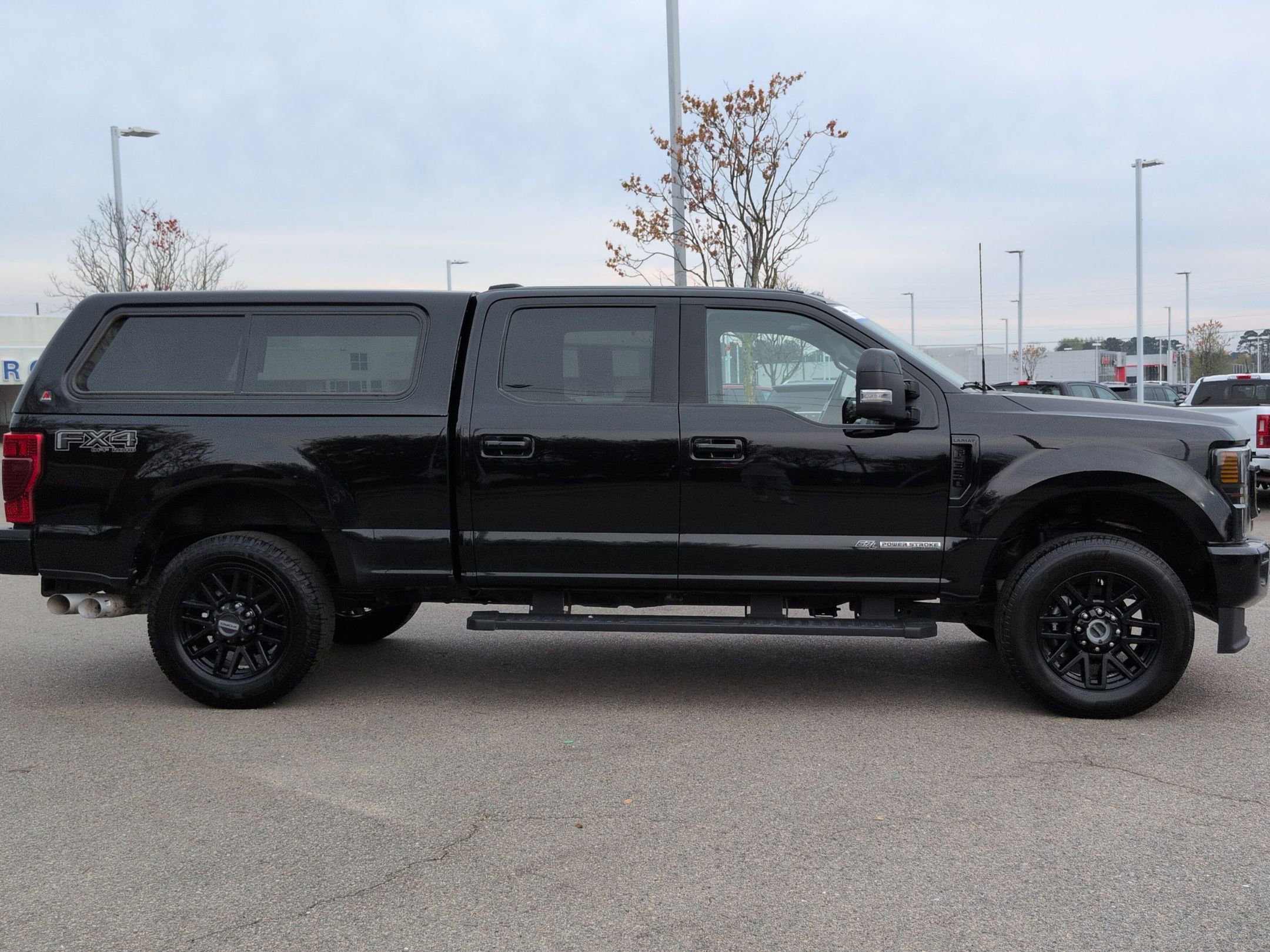 Certified 2022 Ford F350 Lariat w/ Black Appearance Package image 9