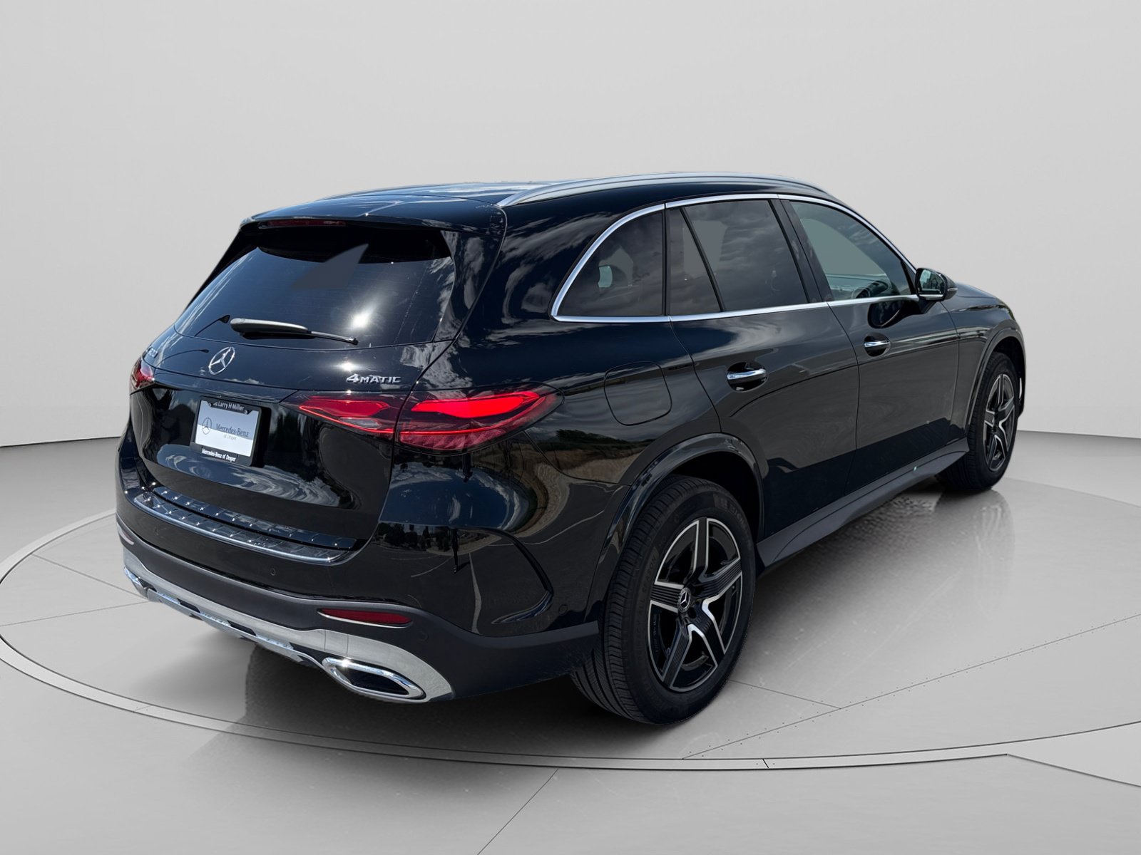 Certified 2026 Mercedes-Benz GLC 300 4MATIC image 5