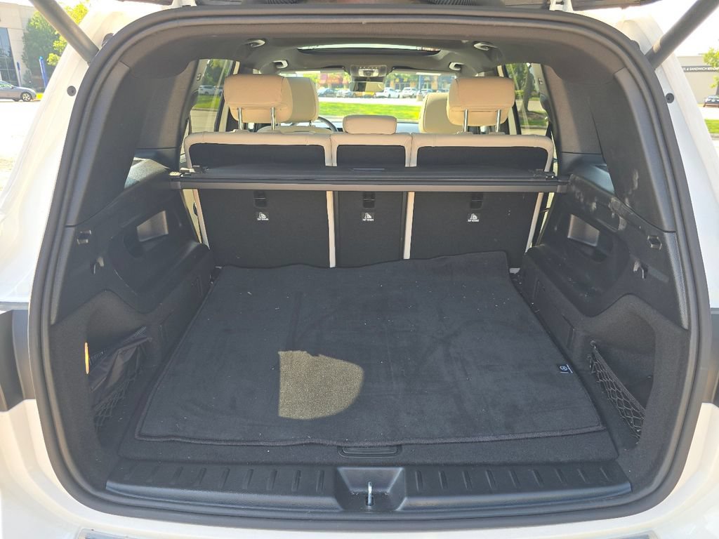 Used 2025 Mercedes-Benz GLB 250 4MATIC image 17