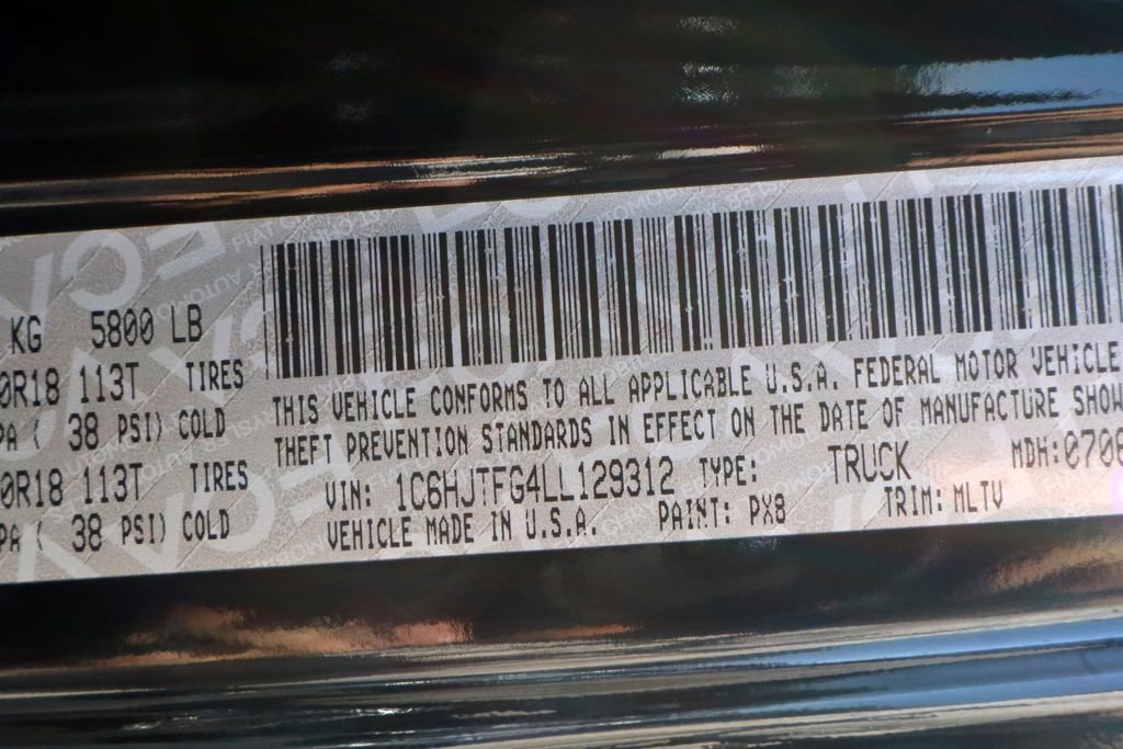 Used 2020 Jeep Gladiator Overland AWD/4WD image 34
